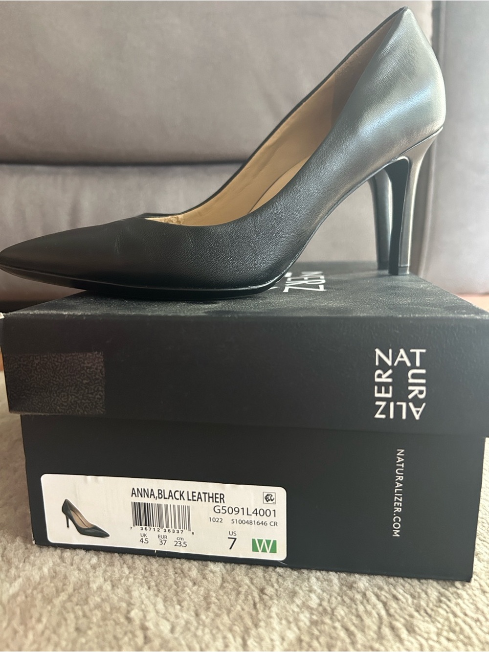 Women's Naturalizer Black Leather Pointed-Toe Pumps - Anna - 7 W